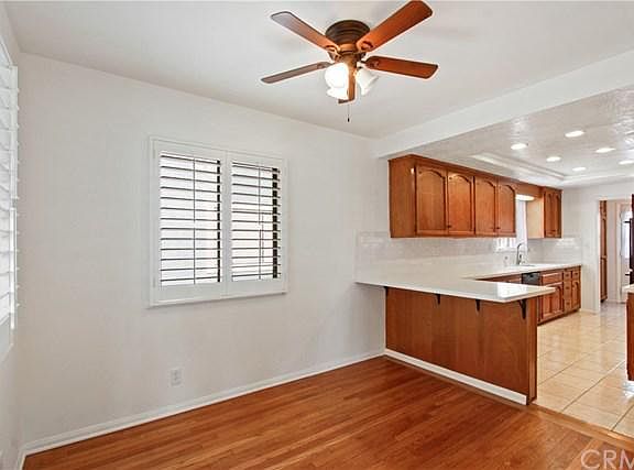 4th image of 4632 Iroquois Ave