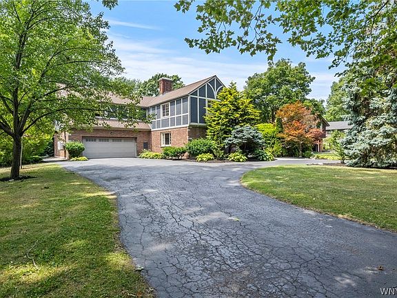 2nd image of 5082 Woodland Dr
