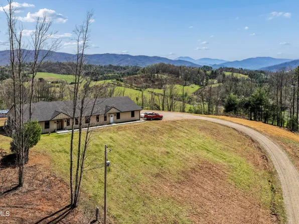 487 Rocky Knob Rd, Mountain City, TN 37683