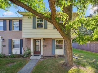 56 Montcalm Dr #K, Kitchener, ON N2B2R1