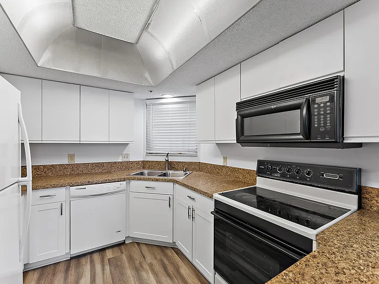 700 Uno Lago Dr #404 — Photo 6