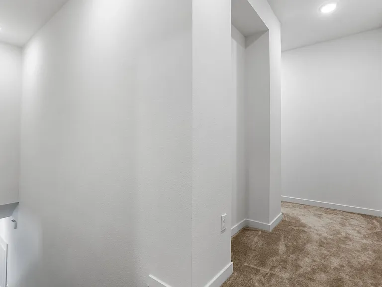 821 Blackstone Dr — Photo 26