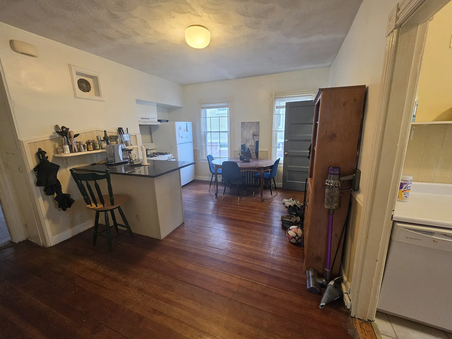 212 Power St — Photo 1