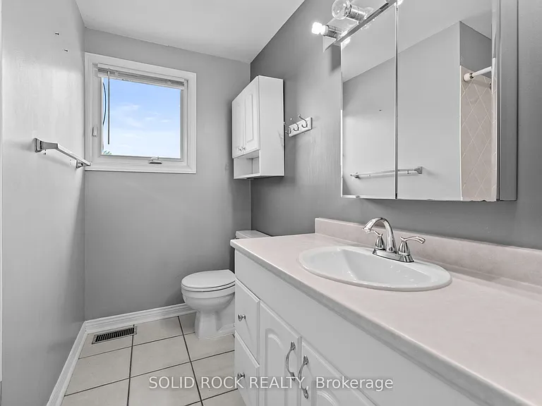 1631 Charbonneau St — Photo 23