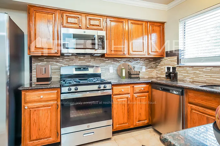 6330 Dellfern Dr — Photo 3