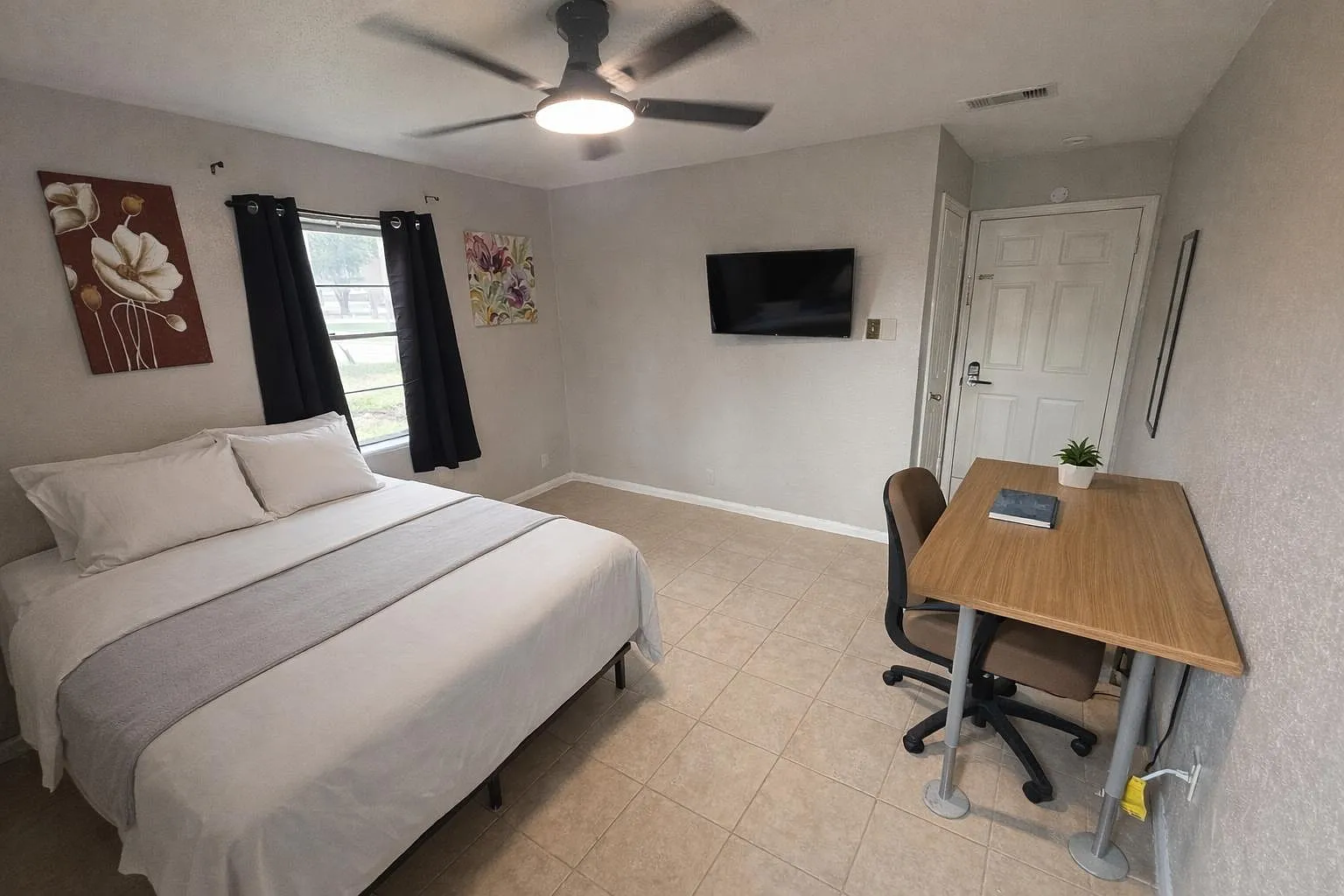 4 bed, 3.0 bath, 1800 sqft, $737 — Photo 2