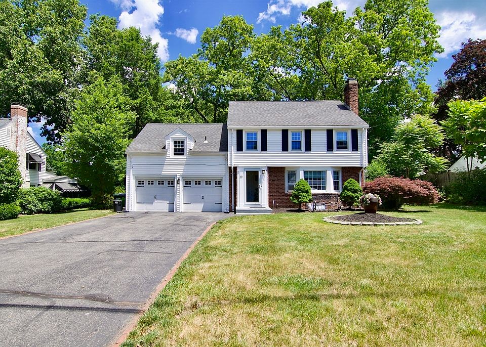 1st image of 55 Bridle Path Rd