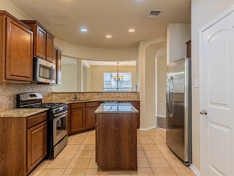 9023 Hubbard Hl — Photo 18