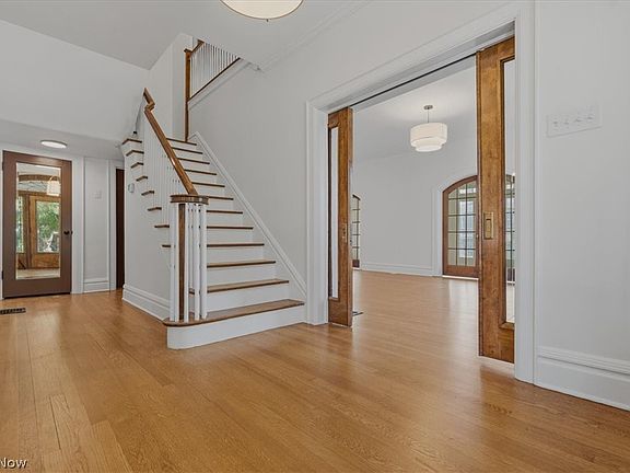 4th image of 200 Washington St
