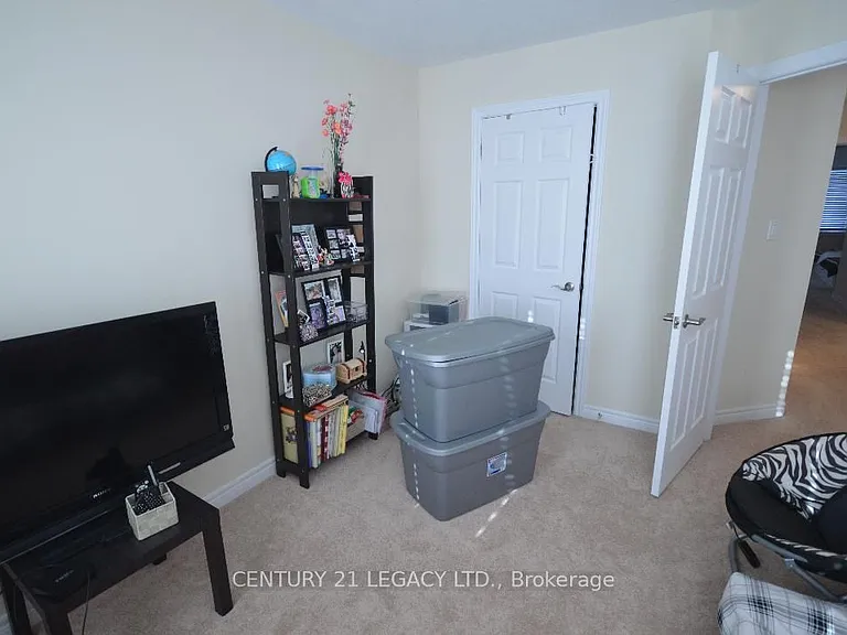 420 Linden Dr #2 — Photo 18
