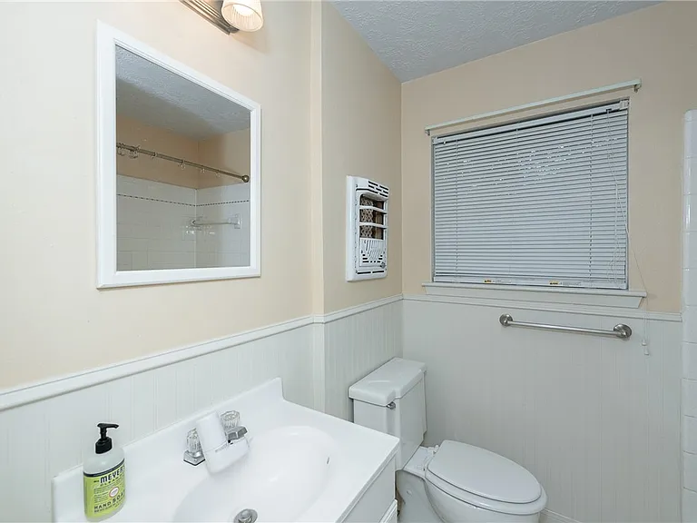 2317 Carter Creek Pkwy — Photo 16