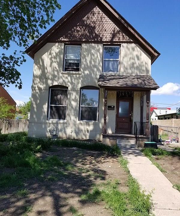 1st image of 2829 E 4th St
