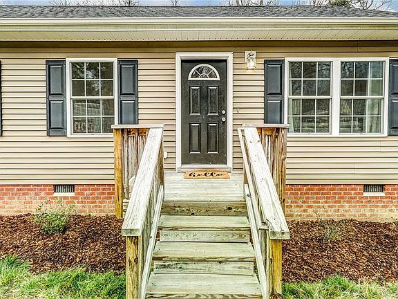 3rd image of 3141 Lanewood Dr