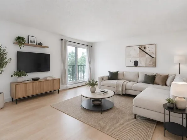 550 S Westwood Dr SW #305, Calgary, AB T3C 3T9
