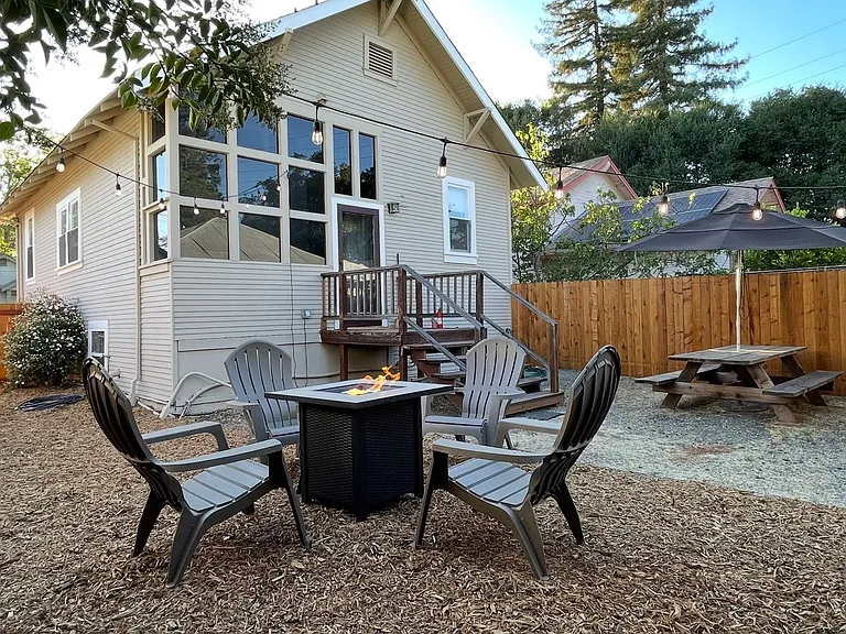 12 Pierson St #E — Photo 4