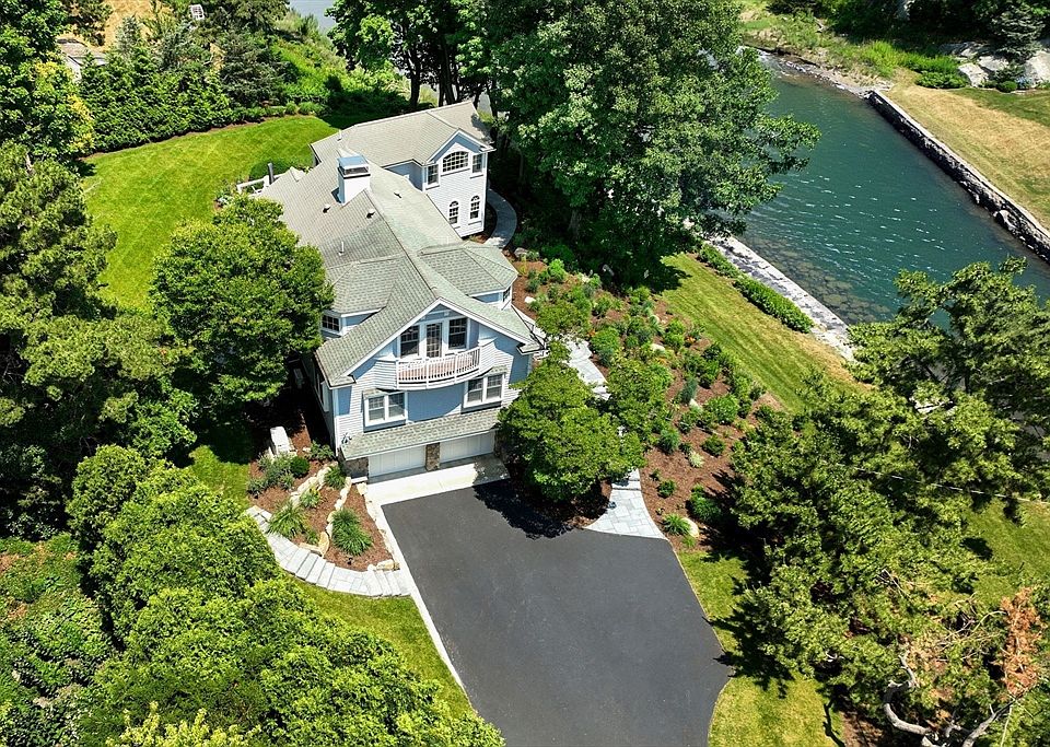 1st image of 20 Nichols Rd