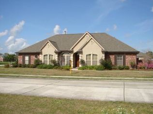 143 W Lakeshore Dr, Thibodaux, LA 70301