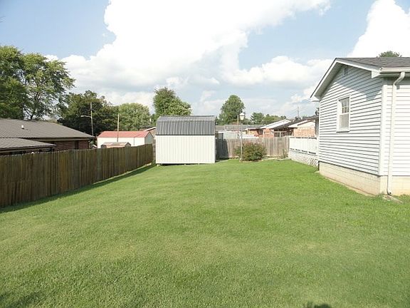 5th image of 303 Walnut St