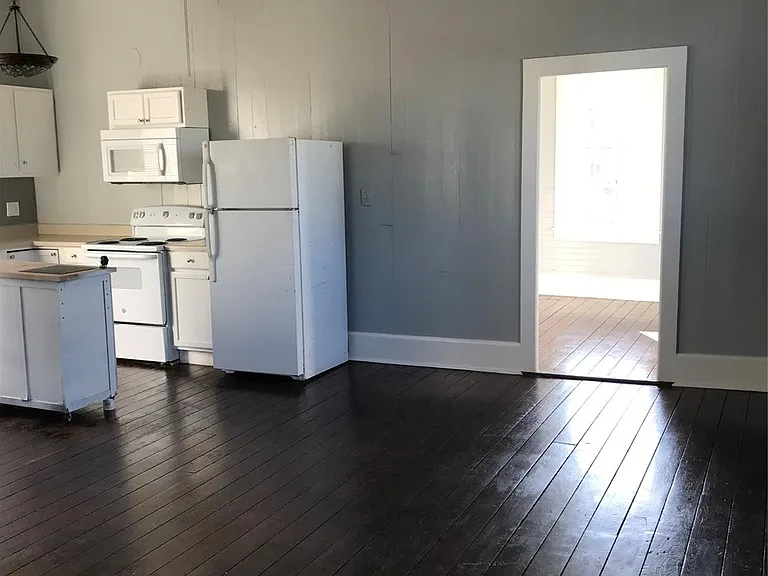 2127 Avenue K #UP — Photo 3