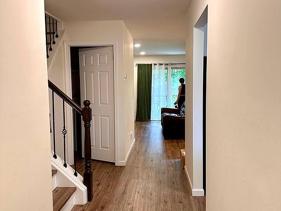 4th image of 12 Stuart Dr APT 3
