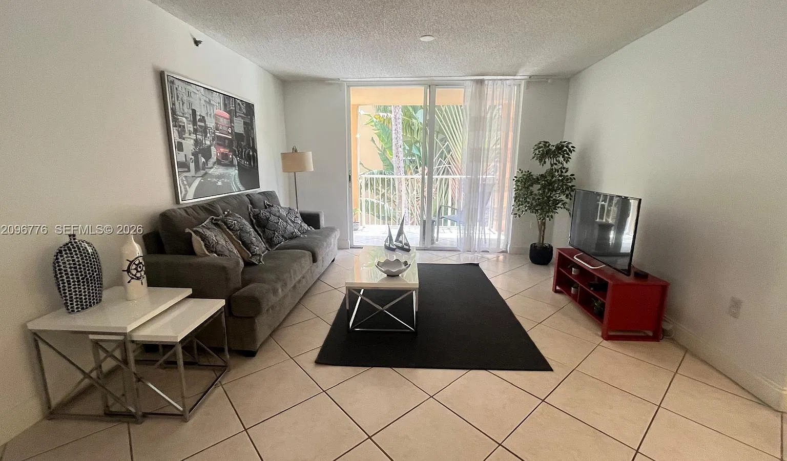 The Yacht Club Aventura — Photo 4