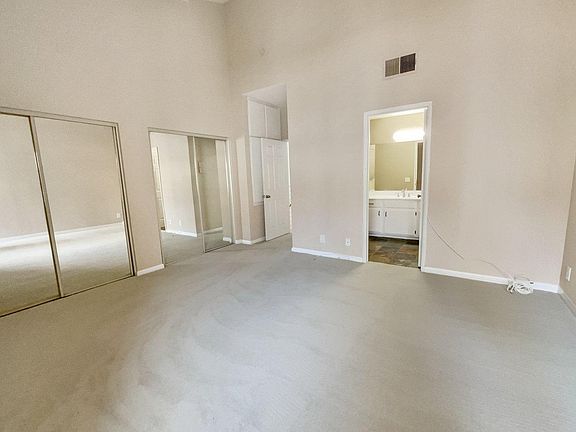 5th image of 2339 34th St Unit 36