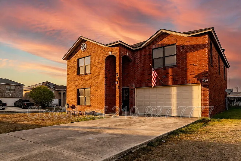 Building Photo - 6203 Lakeview Dr