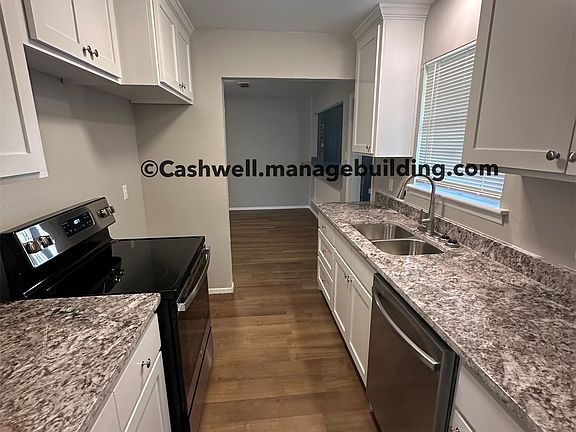 3rd image of 3430 Teckla Blvd