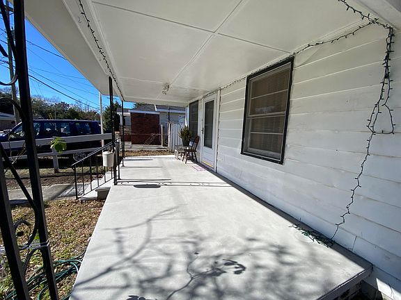 3rd image of 4551 Durant Ave