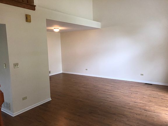 4th image of 1364 Edington Ln