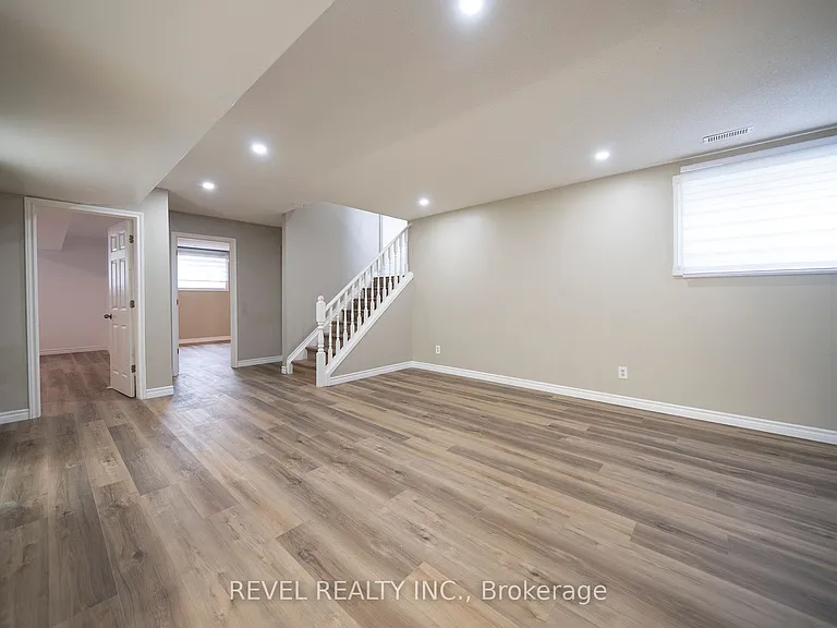 53 Memorial Dr #LOWER — Photo 4