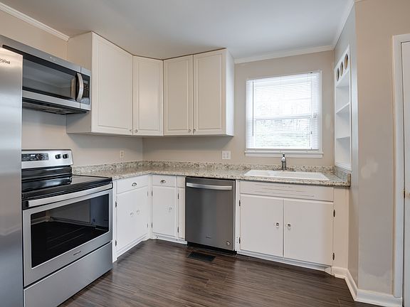 3rd image of 296 Vivelle Ave