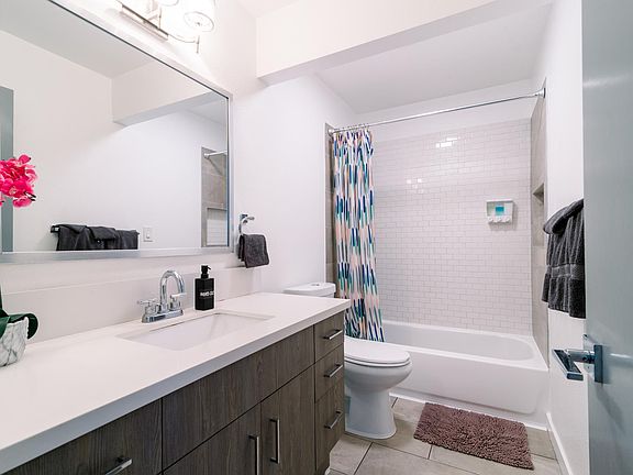 3rd image of 110 S Eucalyptus Ave APT 4