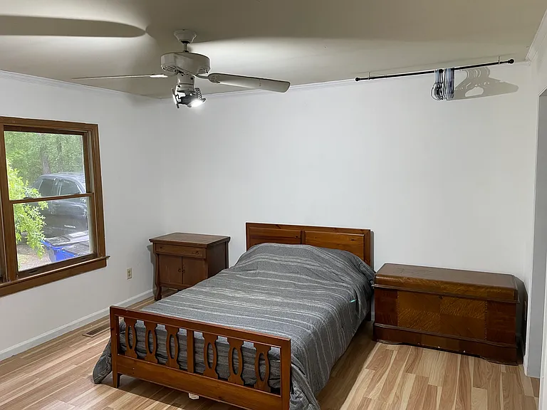 Master bedroom, furniture does not come with