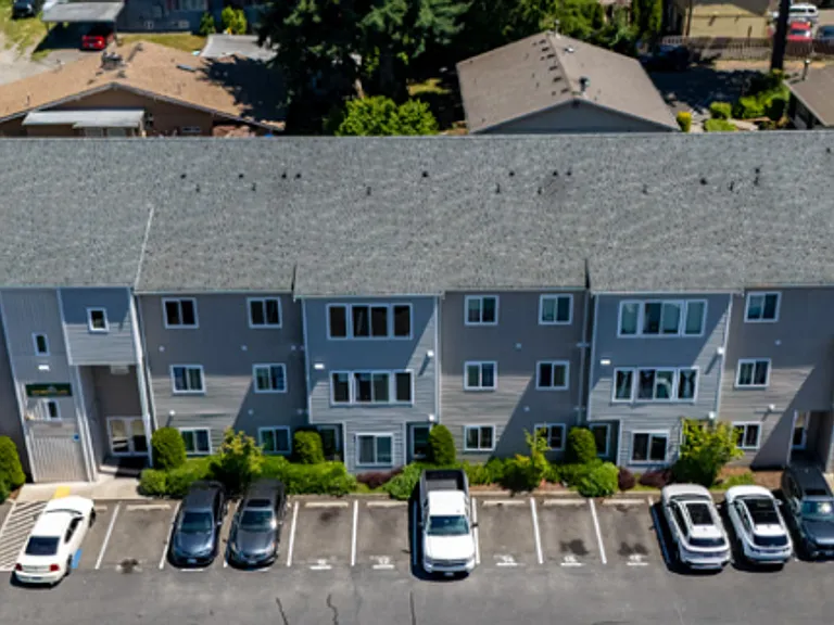 Ambaum Place I | Modern Apartment Homes w/ In-Unit Laundry! — Photo 4
