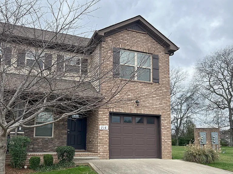 End unit townhome