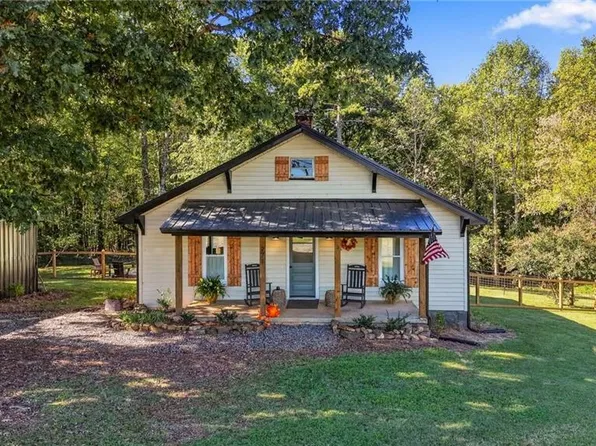271 Fairmount Rd, Statesville, NC 28625