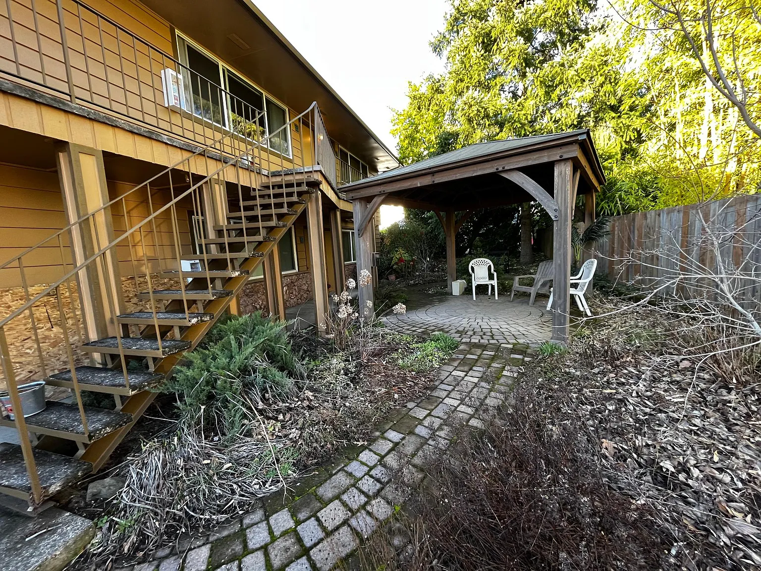 Studio, 400 sqft, $1,142 — Photo 4