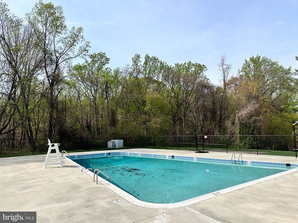 12703 Dara Dr APT 202, Woodbridge, VA 22192