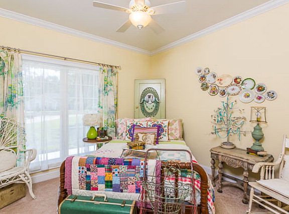 5th image of 157 Eagle Crest Dr