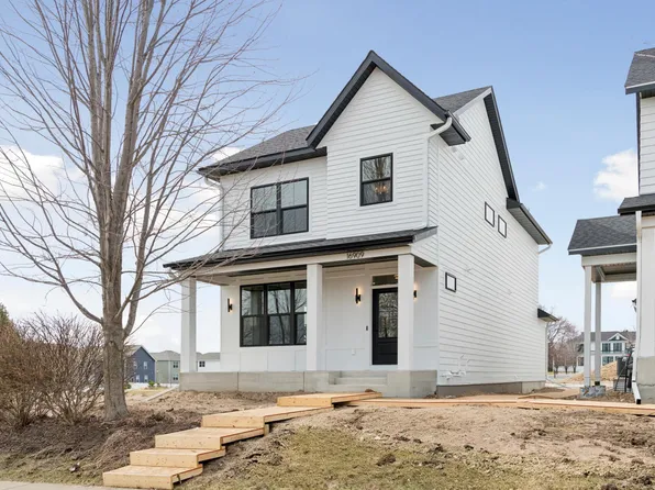 16909 Draft Horse Blvd, Lakeville, MN 55044