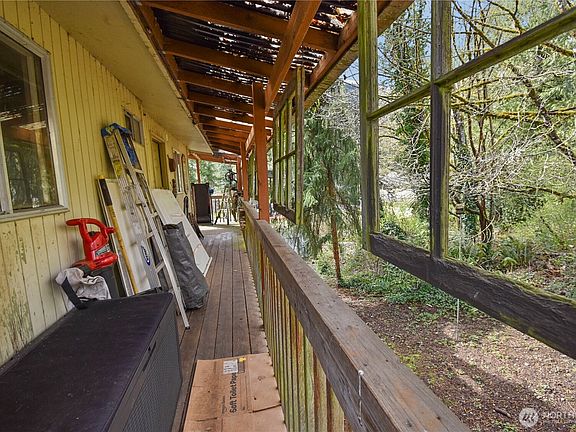 5th image of 317 Ridgeway Place