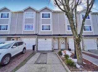 36 Mallard Ln, Staten Island, NY 10309