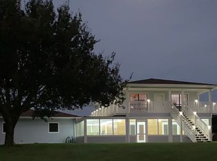 770 W Bayshore Dr, Palacios, TX 77465