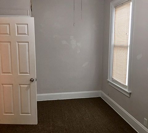 4th image of 1225 Vanderveer Ave