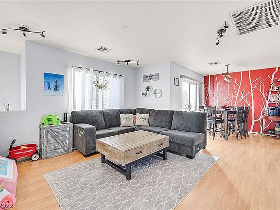 2nd image of 6638 Dunraven Ave