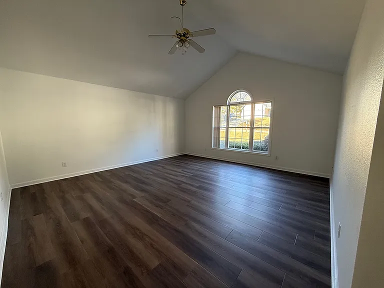 206 Olivarri Dr — Photo 9