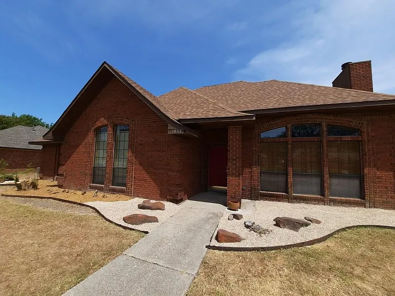 1433 Cumberland Trl — Photo 1