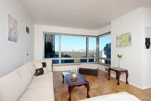 Sold by Douglas Elliman | media 18