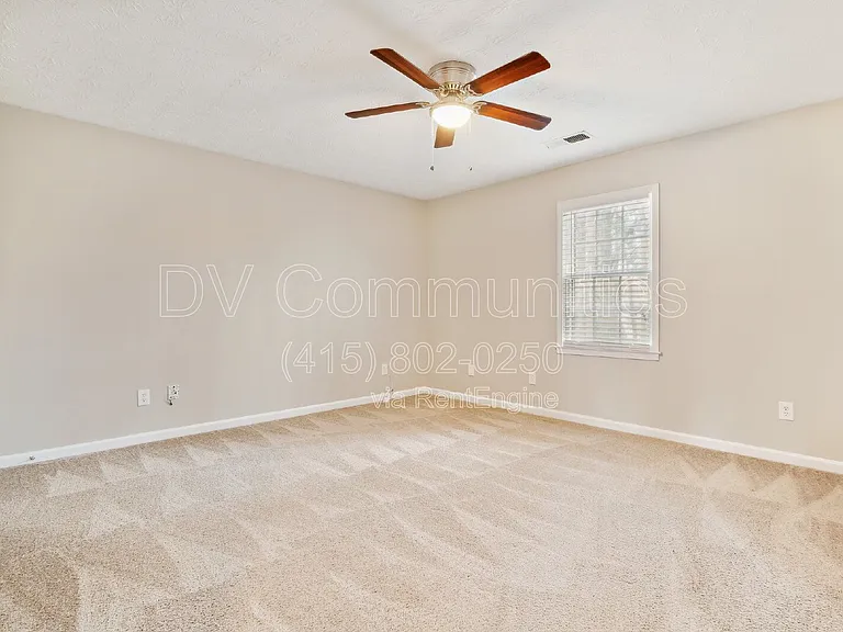 1605 Sugar Plum Dr SW — Photo 4